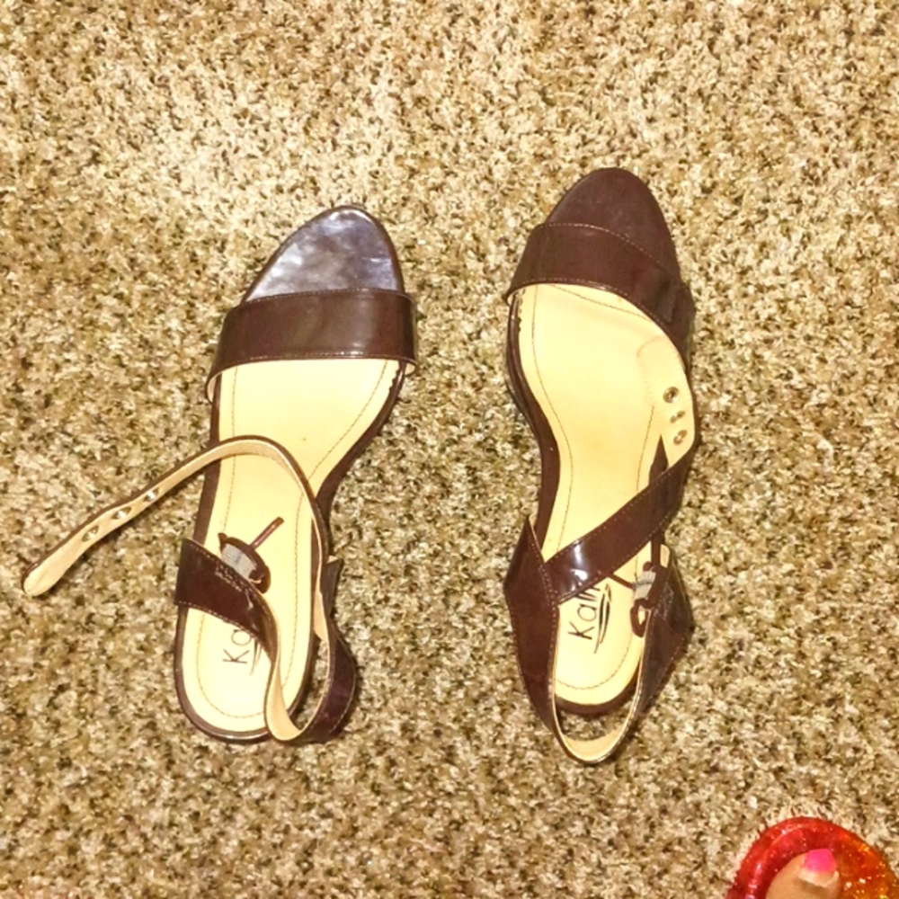 Kalli heels in brown a size 9
